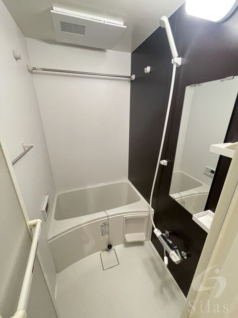 物件内観写真8　(同仕様・反転タイプ)