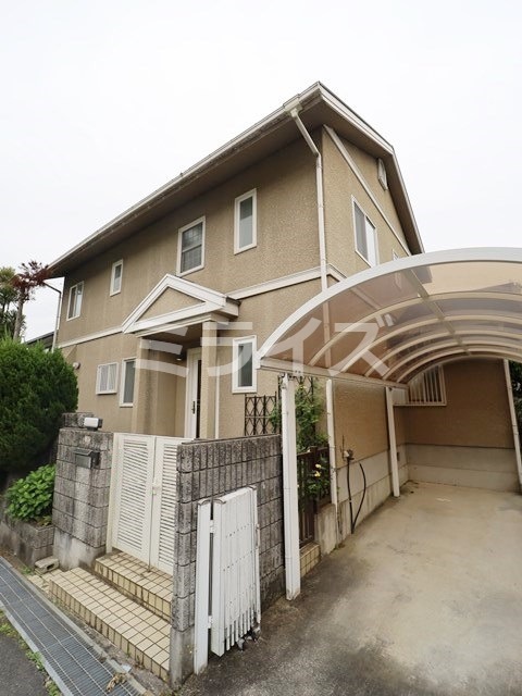 吹田市佐竹台４丁目貸家