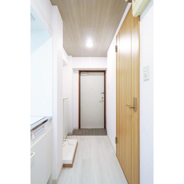 物件内観写真6　(玄関)