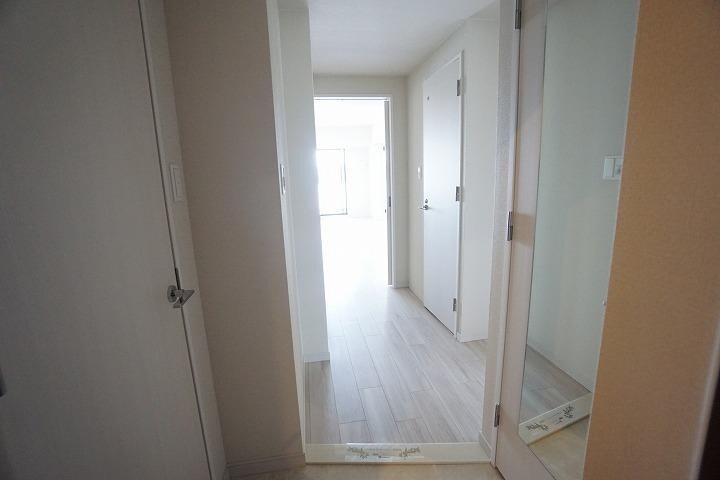 物件内観写真6　(玄関)