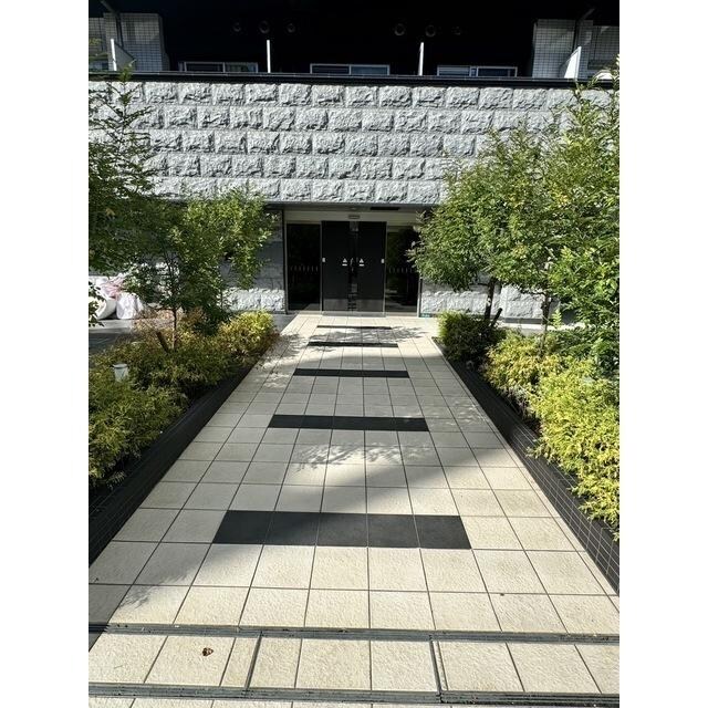 物件外観写真2　(エントランス)