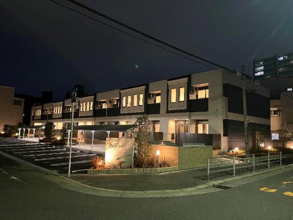 建物外観(外観写真（夜）)