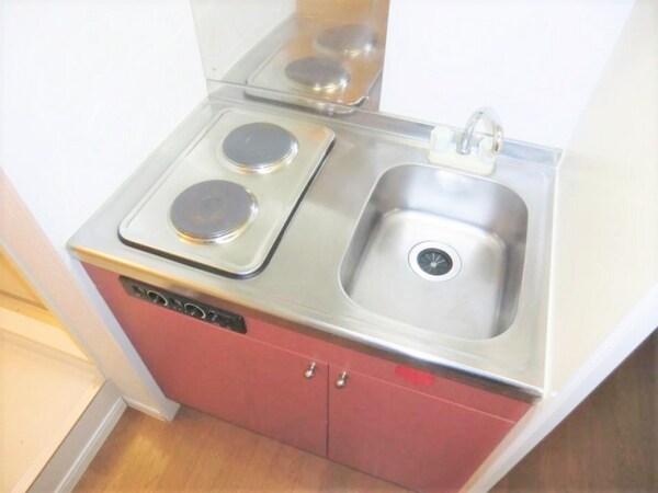 キッチン(同タイプ物件の為、形状や間取寸法、色調等が実際とは異なります)