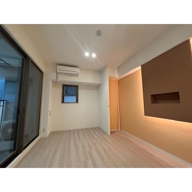 物件内観写真3　(居室、リビング)