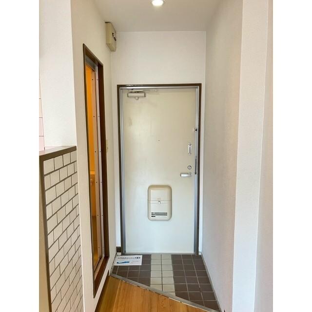物件内観写真6　(玄関)