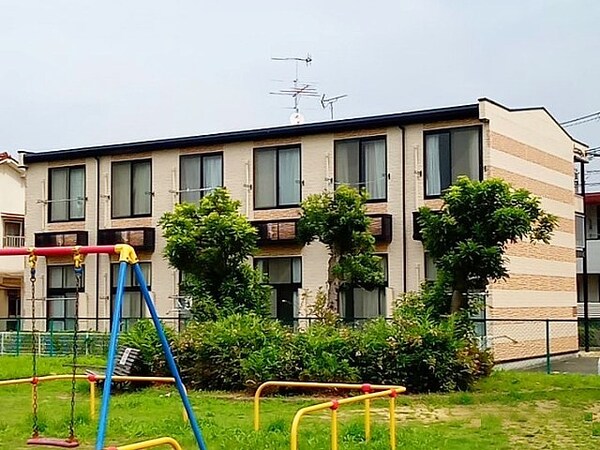 建物外観(2022年7月に外壁塗装いたしました。)