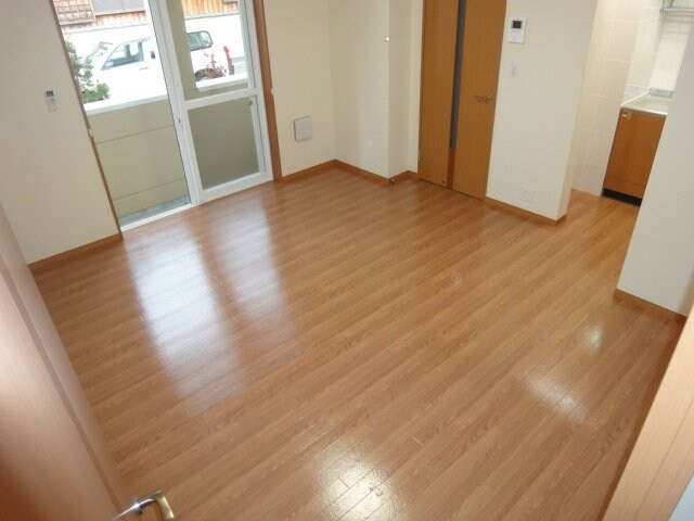 物件内観写真4　(洋室)