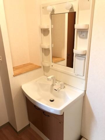 物件内観写真9　(洗髪洗面化粧台)