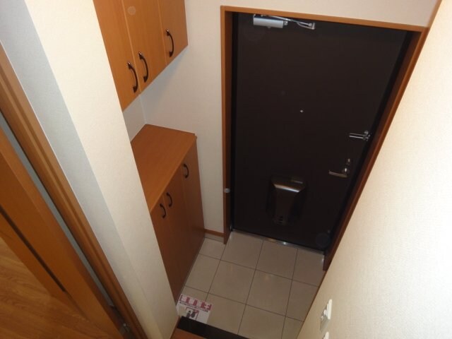 物件内観写真14　(玄関)