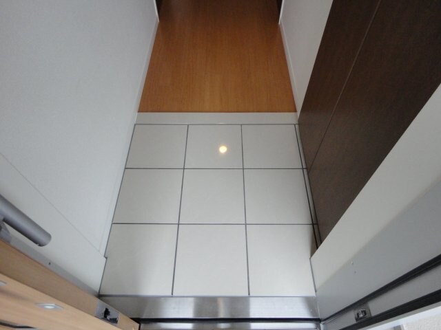 物件内観写真4　(玄関)