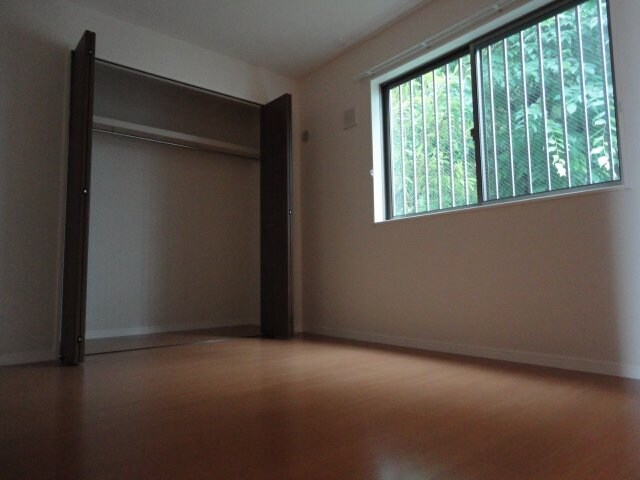 物件内観写真11　(洋室)