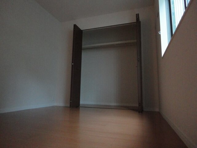 物件内観写真12　(洋室)