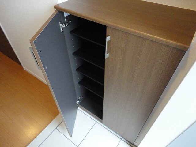 物件内観写真13　(下駄箱)