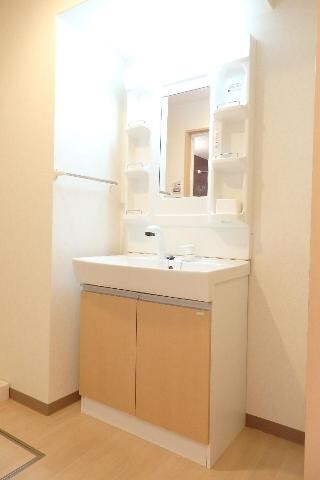物件内観写真7　(洗髪洗面化粧台)