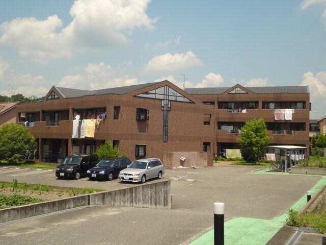 物件外観写真2　(外観写真（昼）)