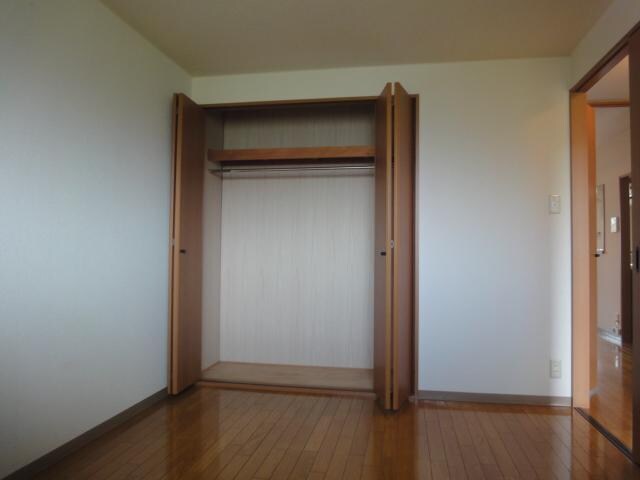 物件内観写真12　(収納)