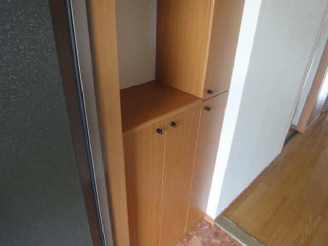 物件内観写真17　(下駄箱有ります)