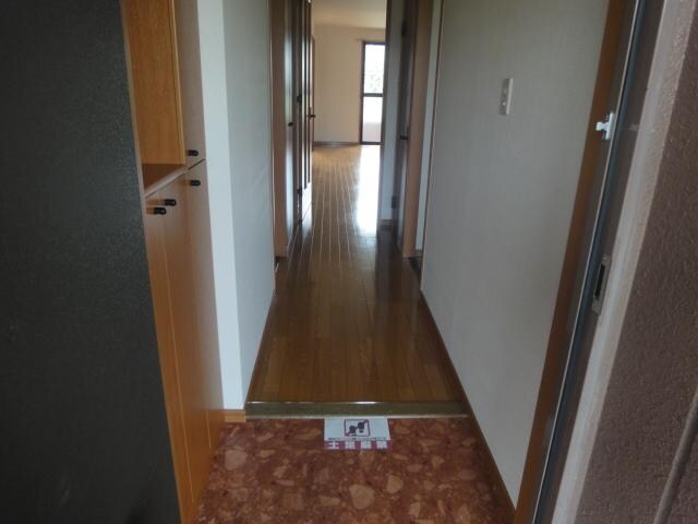 物件内観写真19　(玄関はお家の顔です)
