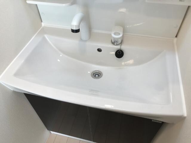 物件内観写真11　(洗髪洗面化粧台（イメージ）)