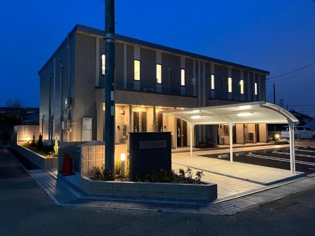 物件外観写真3　(外観写真（夜）)