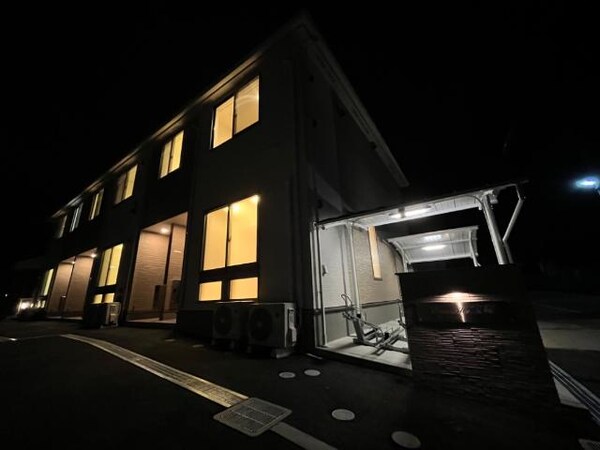 建物外観(外観写真（夜）)