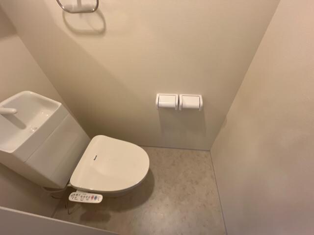 物件内観写真14　(トイレ)