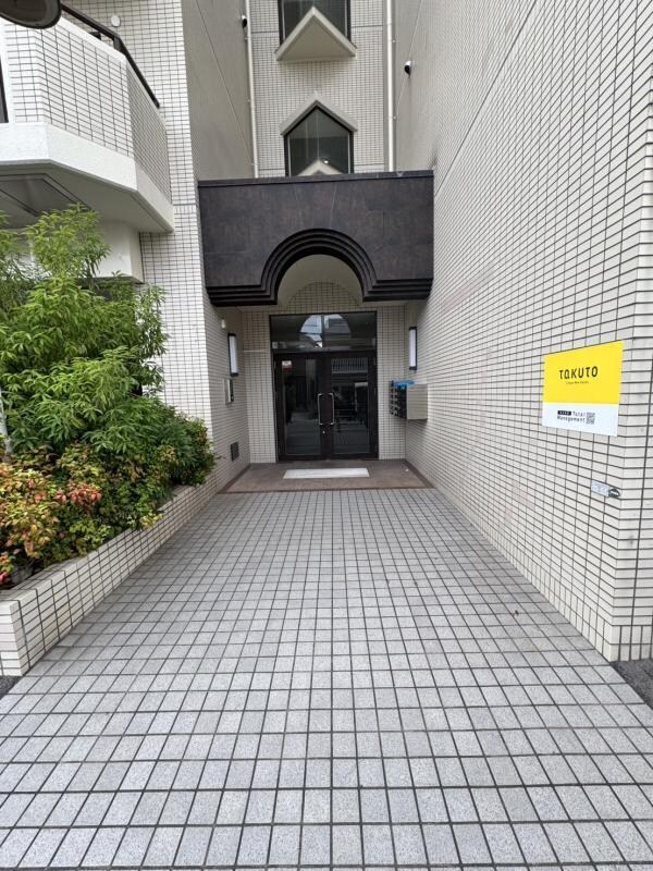 物件外観写真2　(エントランス)