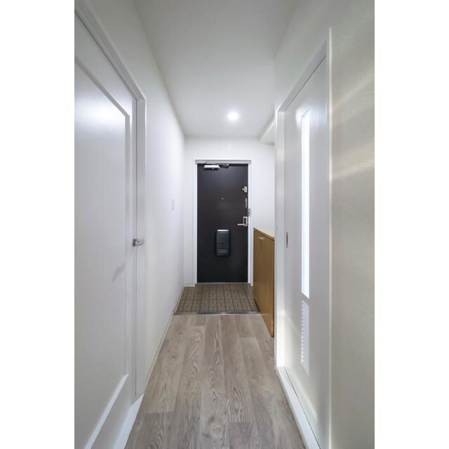 物件内観写真6　(玄関)