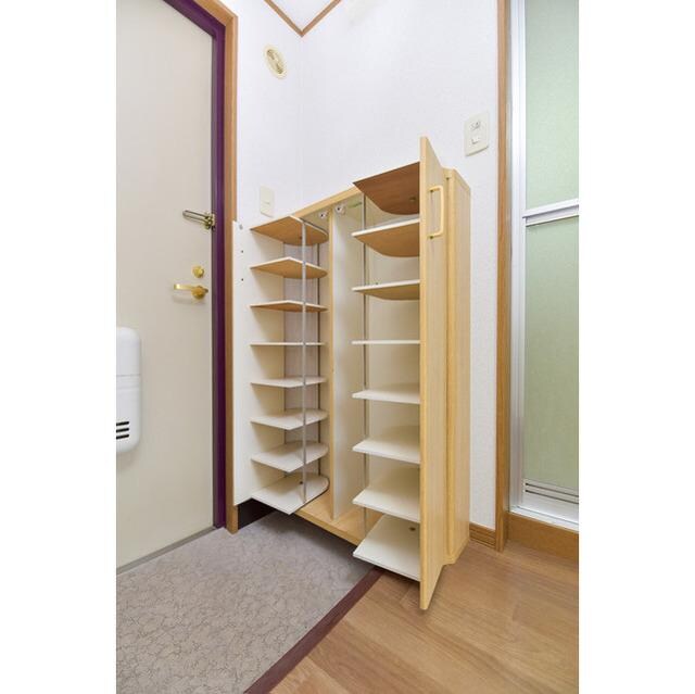 物件内観写真6　(玄関)