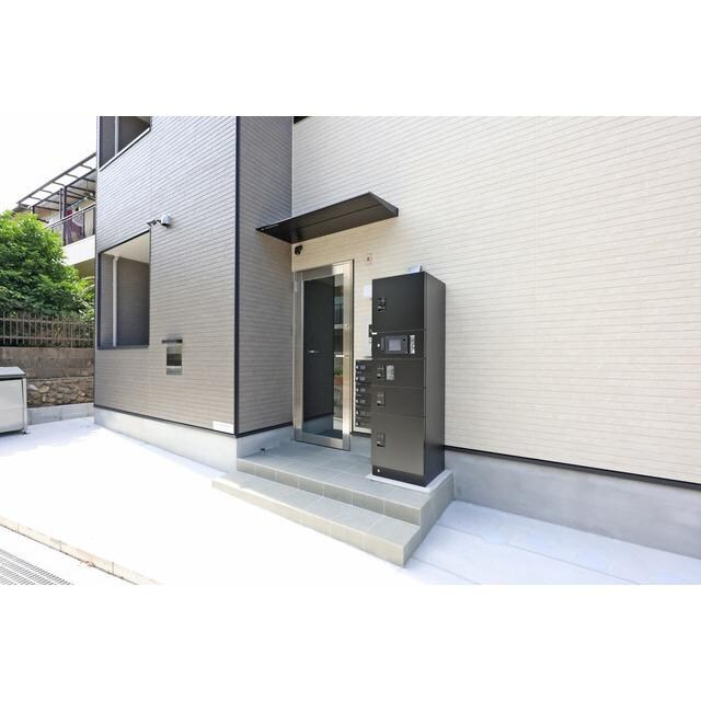 物件外観写真2　(エントランス)