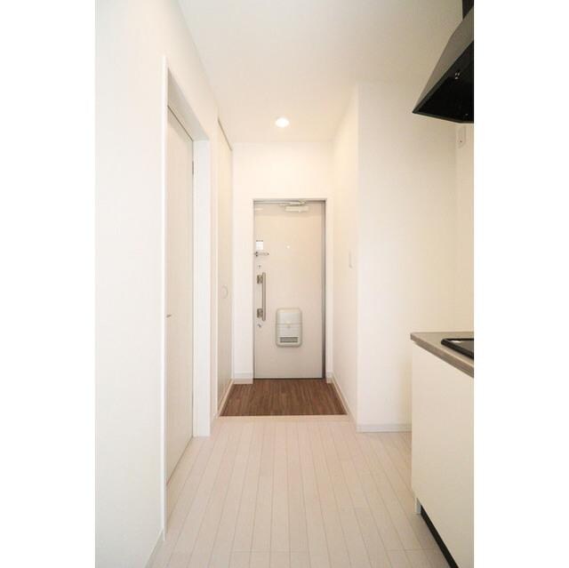 物件内観写真6　(玄関)