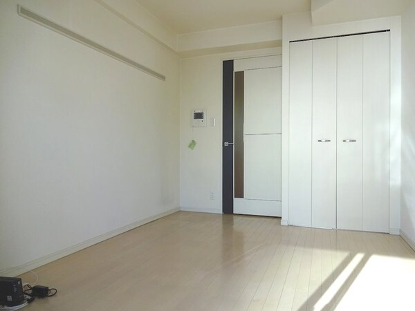 居室(家具家電付き)