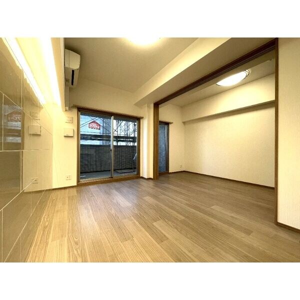 居室(階数によりカラーが変わります)