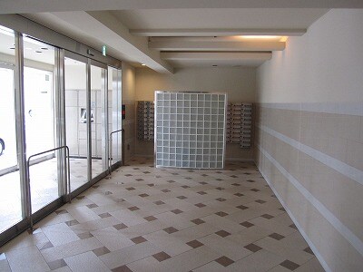 物件外観写真2　(ロビー)