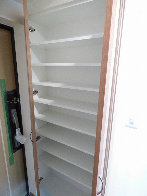 物件内観写真16　(姿見付きシューズボックス)