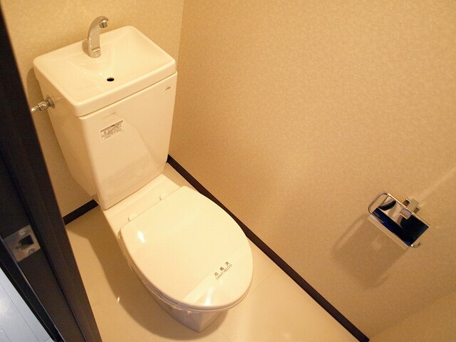 物件内観写真9　(ウォシュレット設置されました)