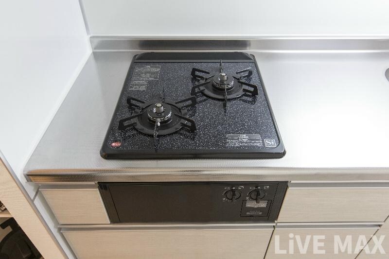 物件内観写真16　(使いやすく、お手入れ簡単な2口システムキッチン！)