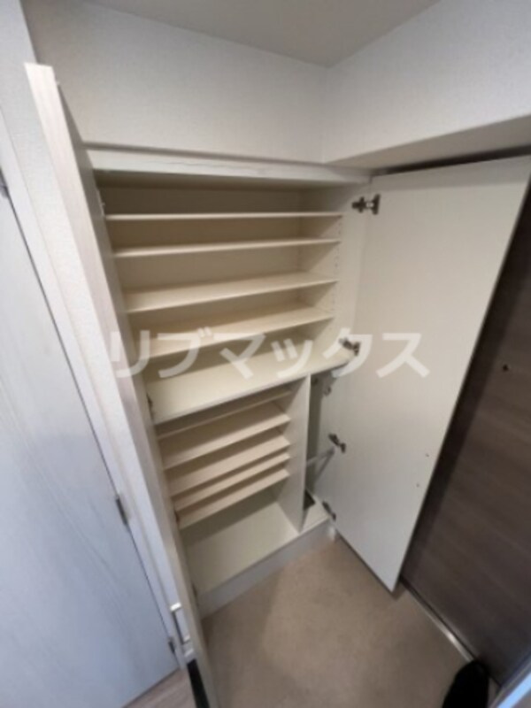 収納(同施工会社の同仕様写真です。)