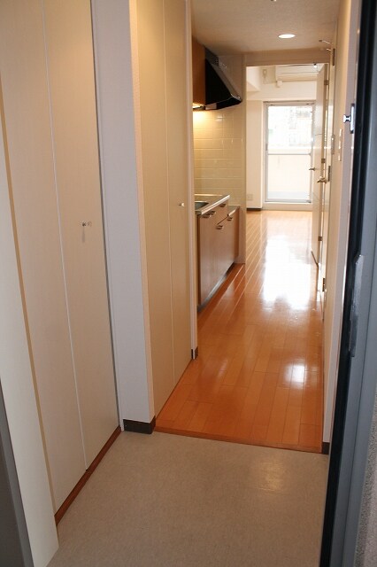 物件内観写真3　(玄関から～★)