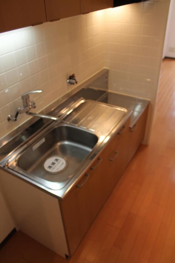 キッチン(２口ガスシステムキッチン据え置きタイプ♪)