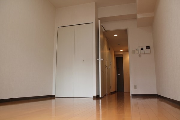 寝室(広々クローゼット！)