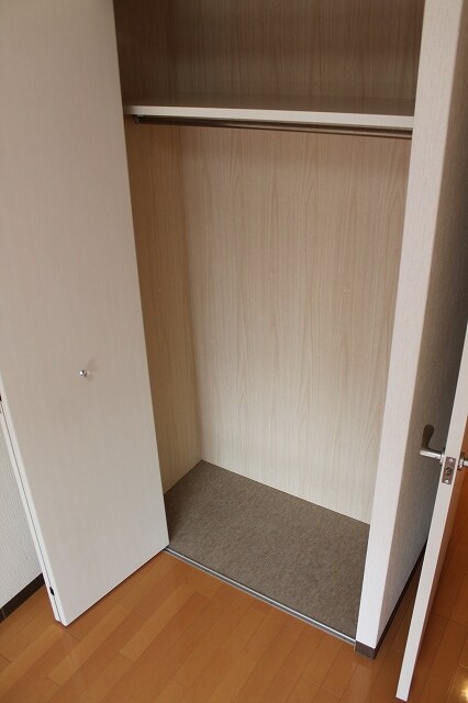 物件内観写真11　(広々収納！)