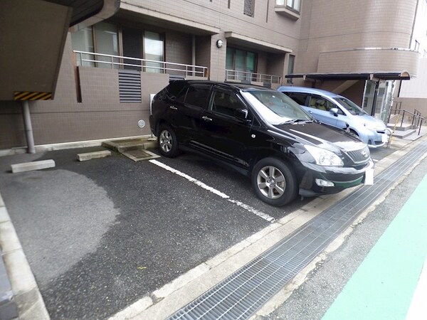 駐車場(当店は家主強制でない場合、消毒・抗菌代や安心サポート代など不)