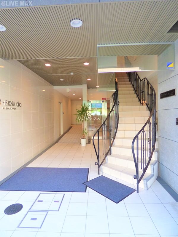 エントランス(当店は家主強制でない場合、消毒・抗菌代や安心サポート代など不)