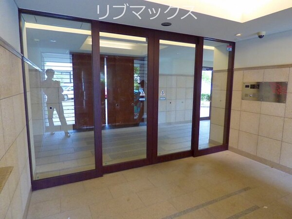 エントランス(当店は家主強制でない場合、消毒・抗菌代や安心サポート代など不)