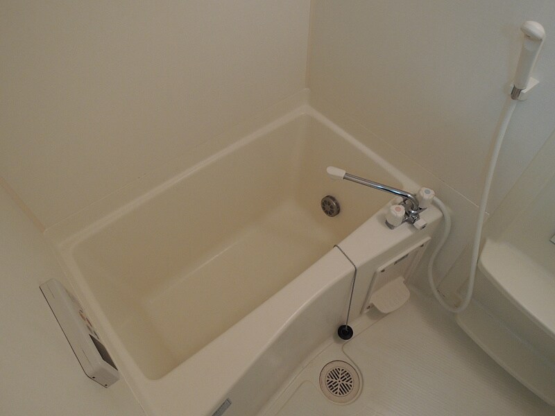 物件内観写真8　(都市ガスで追い焚き機能付き)