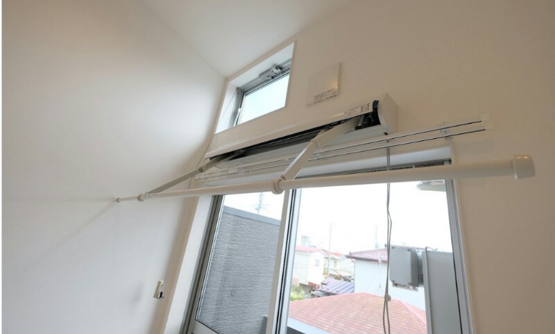 物件内観写真12　(室内物干し)