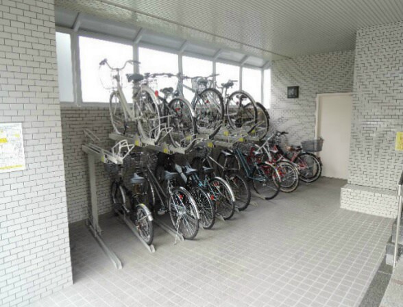 物件内観写真13　(駐輪場)