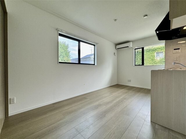 物件内観写真8　(窓)