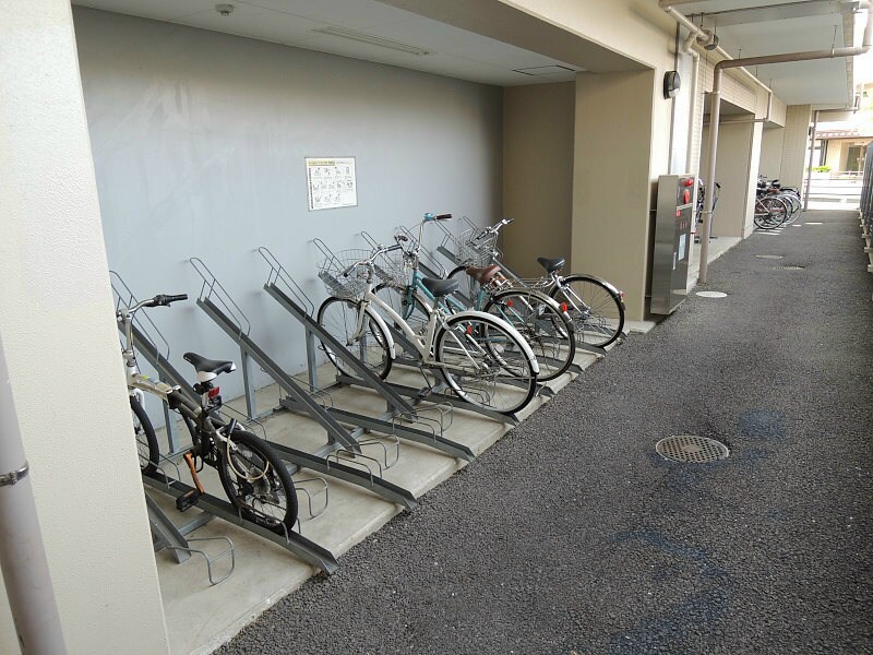 物件内観写真14　(駐輪場)